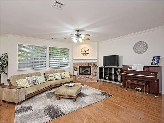 4th image of 1556 Jerusalem Dr