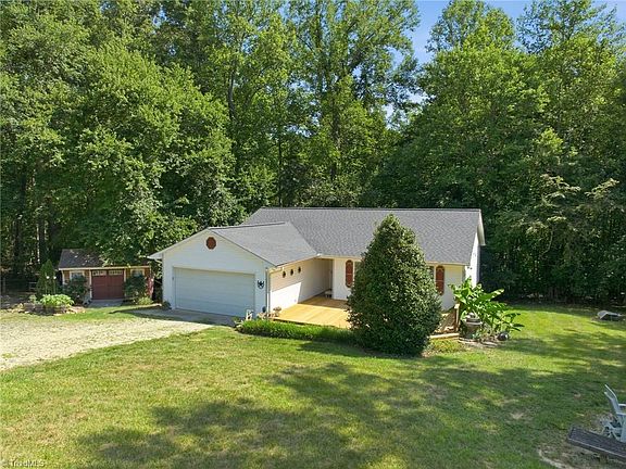 4th image of 221 Farmview Rd