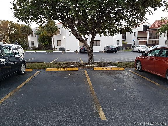 4th image of 9419 Fontainebleau Blvd APT 204