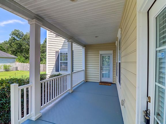3rd image of 105 Berwick Dr