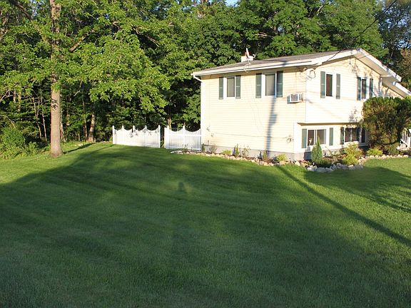 3rd image of 3830 Chesterfield Dr