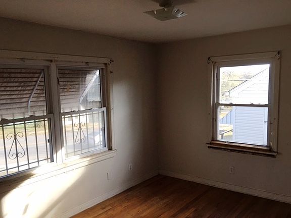 4th image of 3920 Cleveland Ave