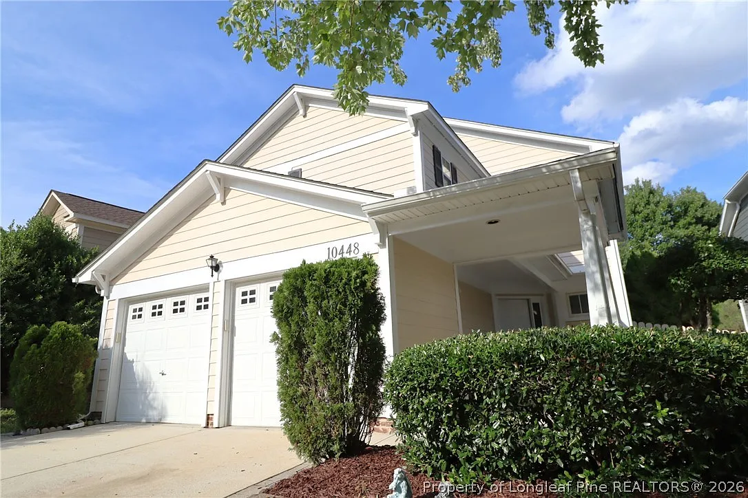 3 bed, 2.5 bath, $1,995 — Photo 1