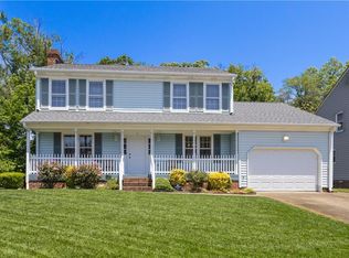 3 Sol Thorpe Ln, Chesapeake, VA 23325