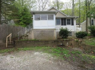 69 Lyons Rd, Oak Ridge, NJ 07438