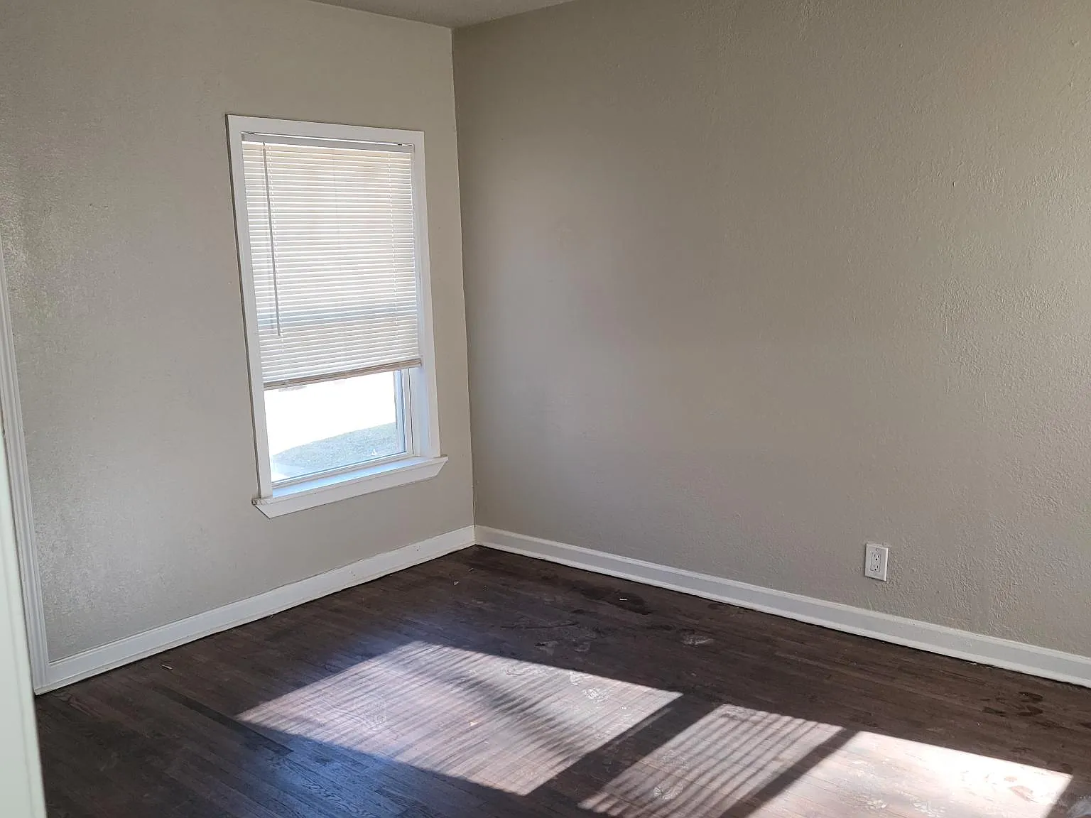 526 E Ute St — Photo 3