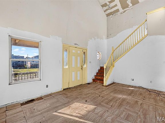 18th image of 2101 E Obear Ave