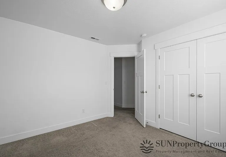 288 W 730 N — Photo 12