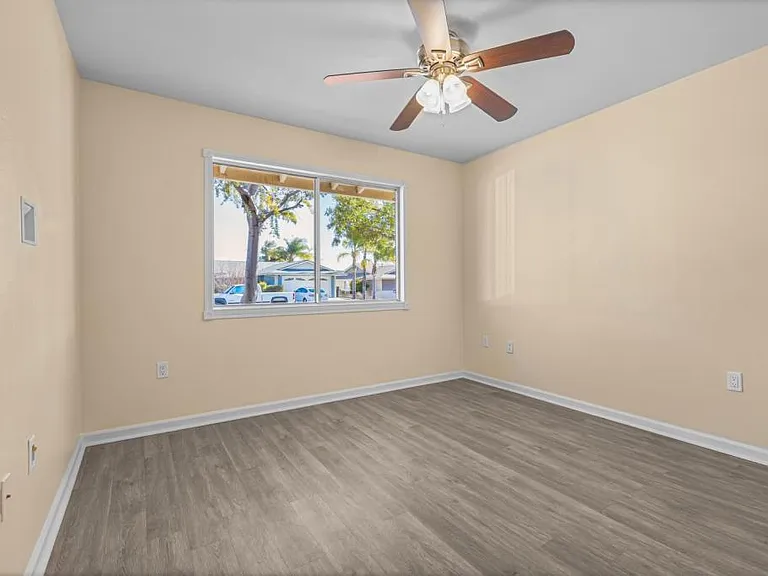 28461 Portsmouth Dr — Photo 22