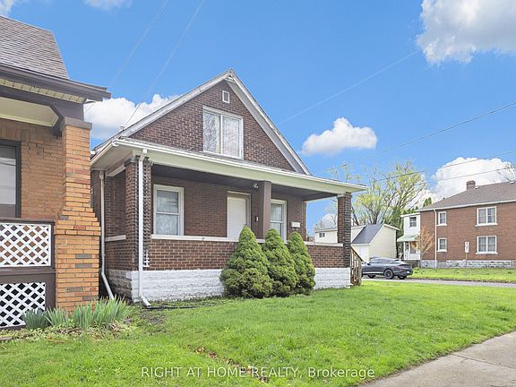 3rd image of 3497 Peter St