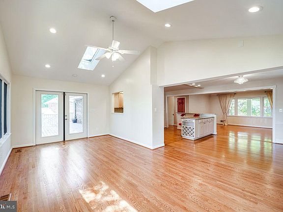 5th image of 8916 Mangum Pl
