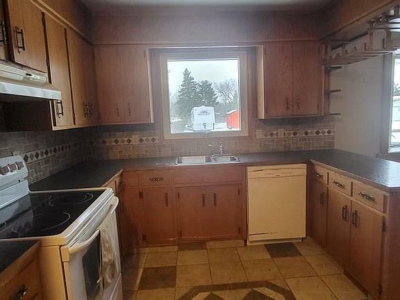 2nd image of 608 Boscurvis Ave