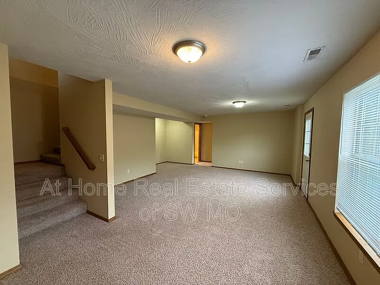 1082 Daisy Falls Dr — Photo 12