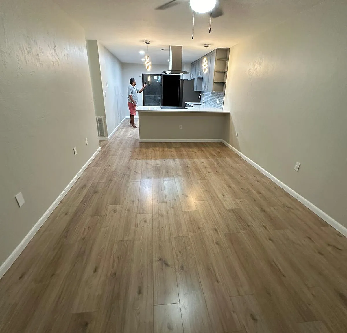 1030 SW Rossborough Ct — Photo 2