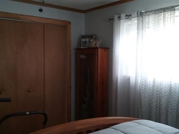 4th image of 52 Berger St