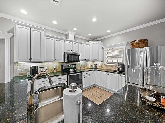 4th image of 180 Katima Ln
