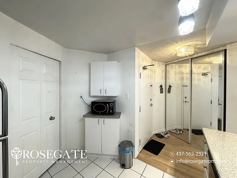 801 King St W #514 — Photo 15