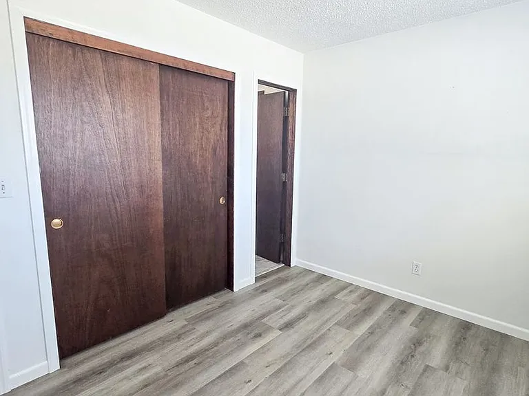 11613 Pacific Ct NE — Photo 11