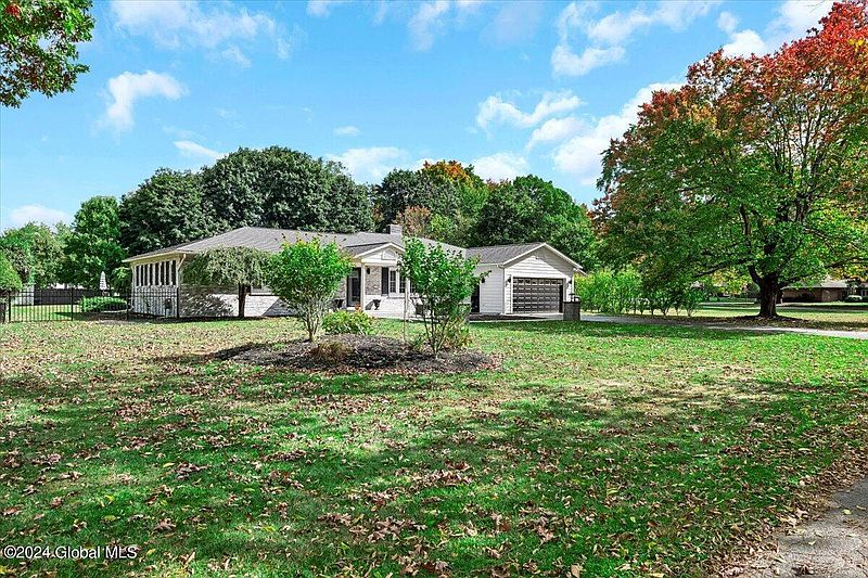 2nd image of 7 Farnam Lane