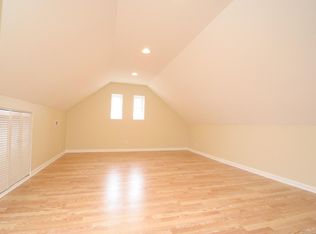 1144 W 17th St APT 3F, Chicago, IL 60608