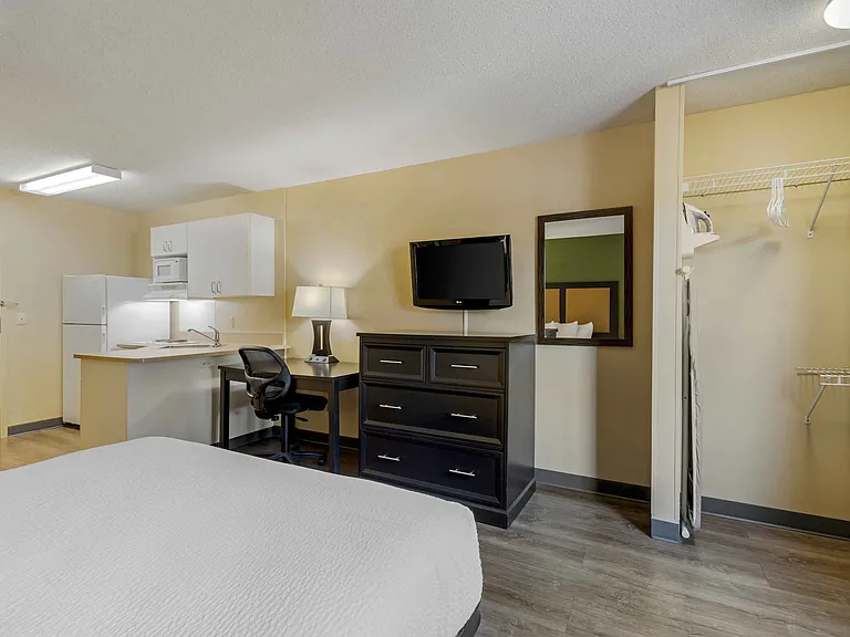 Studio Suite - 1 Queen Bed