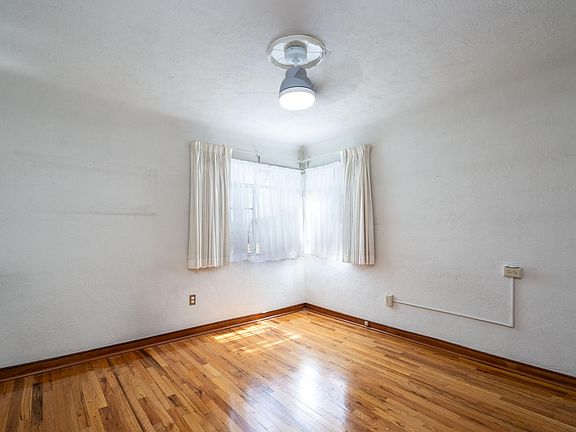 5th image of 3127 Polk Ave