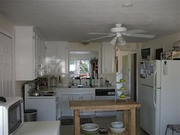 4th image of 3708 E 33rd Ave
