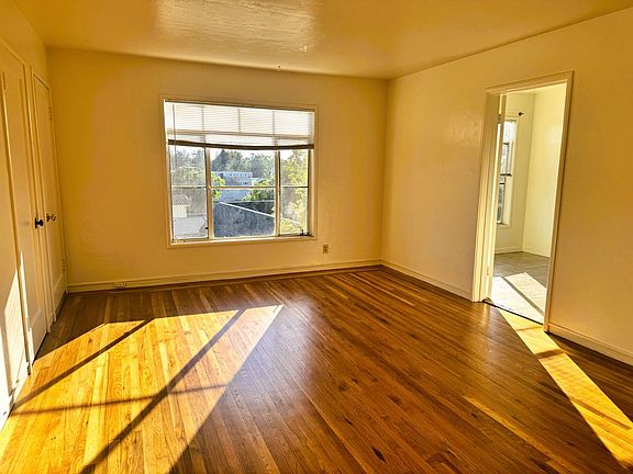 2nd image of 3105 High St APT 5