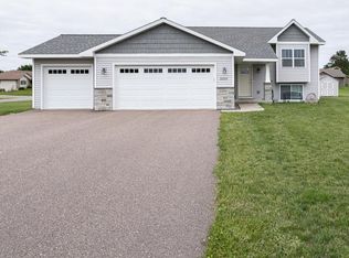 2210 Pond View Pl, Mosinee, WI 54455