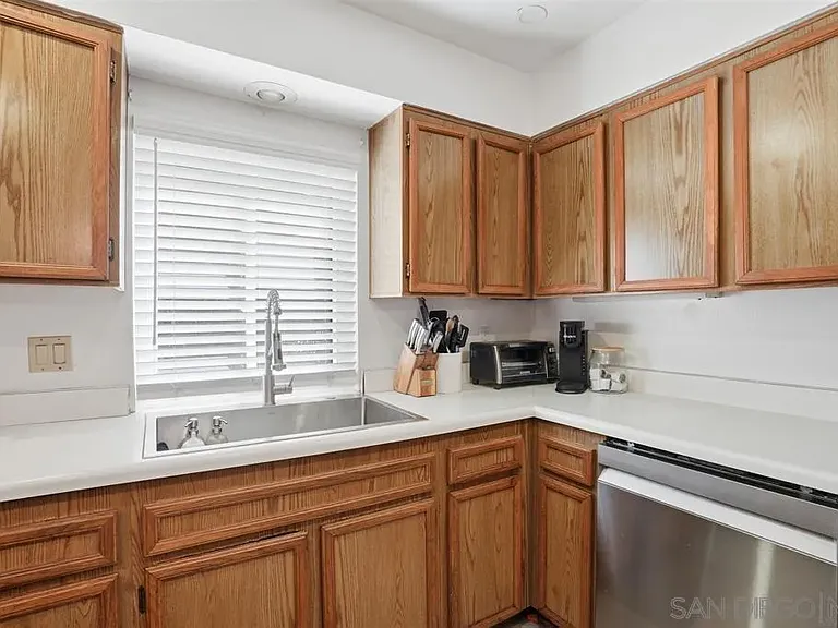 1512 Concord Way #A — Photo 16