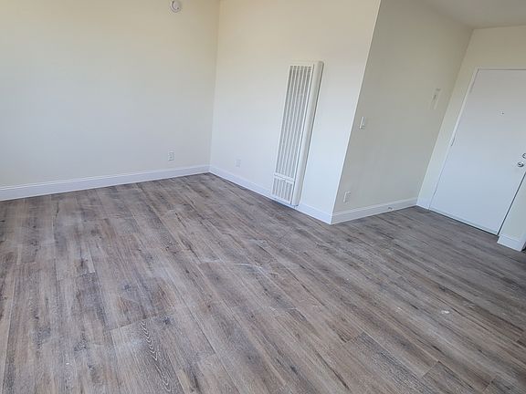 5th image of 151 1/2 N Hoover St #11