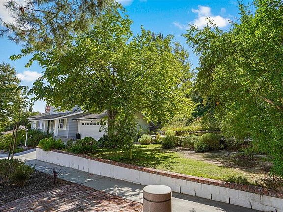 4th image of 23350 Agramonte Dr