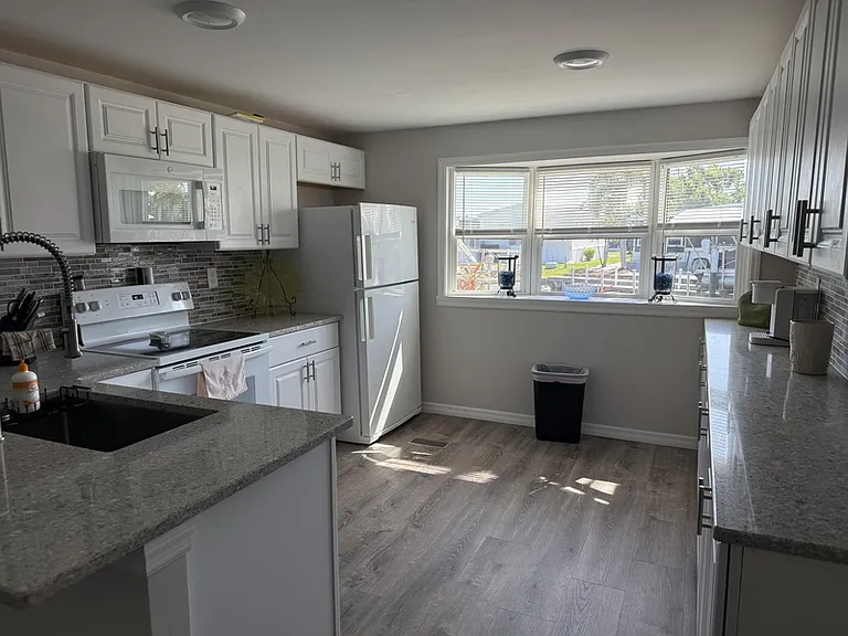2906 Coquina Esplanade — Photo 5