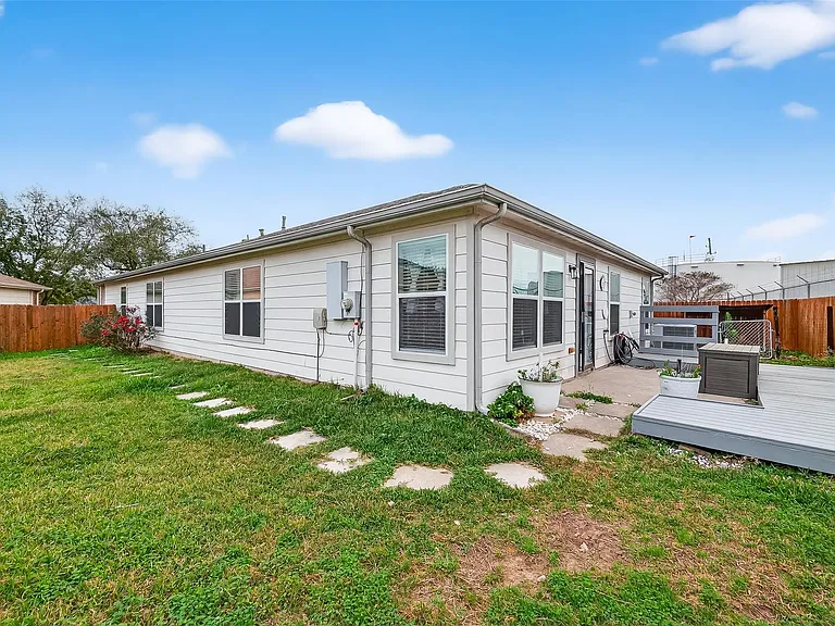 20610 Moonrise River Ln — Photo 43