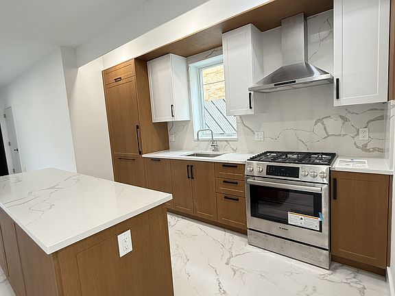 4th image of 144 Bay 25th St #1B