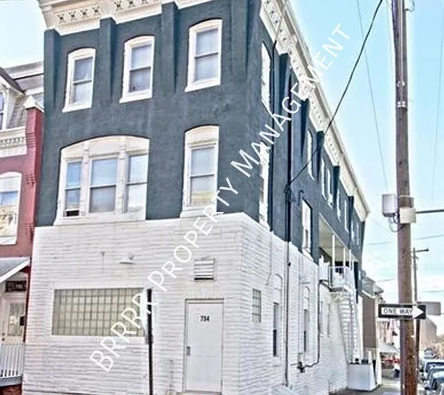 754 N 11th St #2R — Photo 1