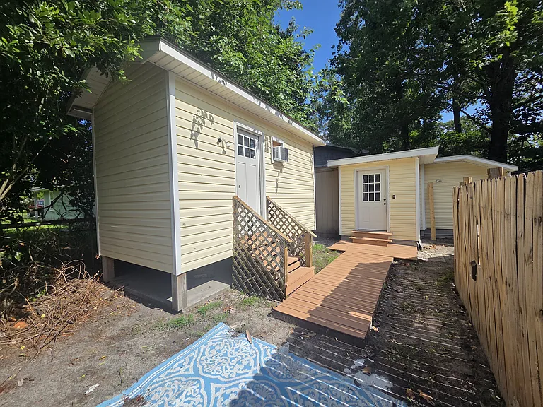 319 Mercer Ave — Photo 2