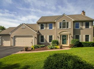 2160 Sheffield Ln, Geneva, IL 60134