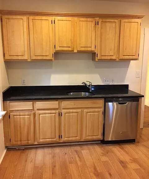 150 Washington St #2 — Photo 3