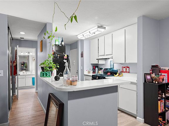 4th image of 1625 Hotel Cir S