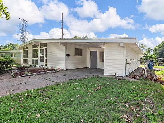 3rd image of 7037 Woody Ct