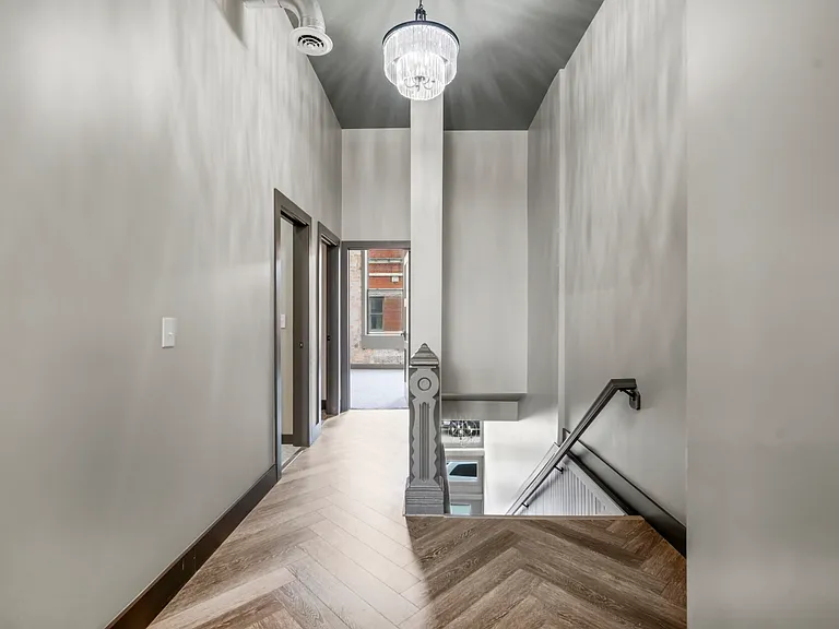 204 1/2 N Main St #1 — Photo 10