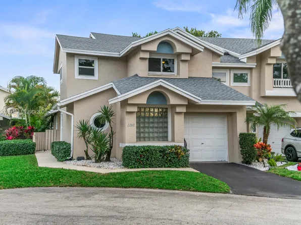 2202 Discovery Cir W, Deerfield Beach, FL 33442