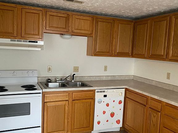 3rd image of 701-725 Broadway St #723