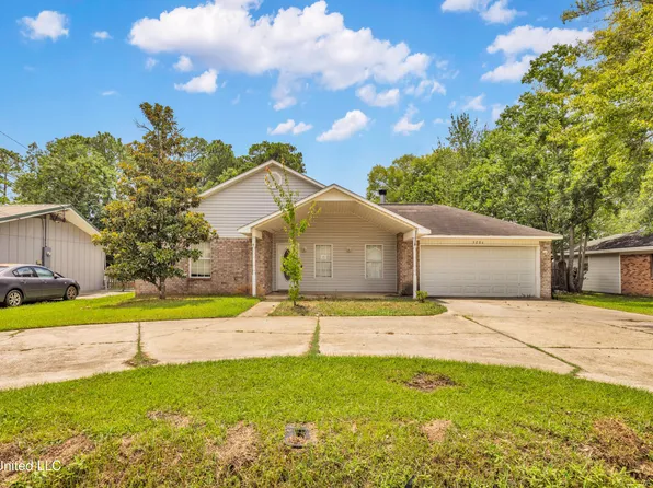 3201 Beach View Dr, Ocean Springs, MS 39564