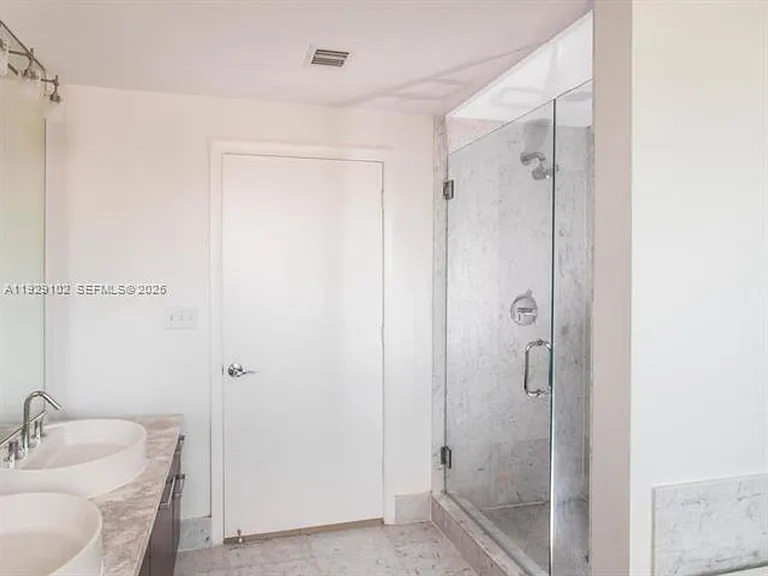 244 Biscayne Blvd #2402 — Photo 17