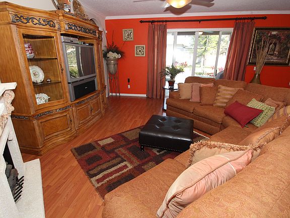 4th image of 18250 Thornhill Grand Cir