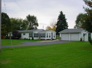 2091 E Bear Lake Rd, Hillsdale, MI 49242
