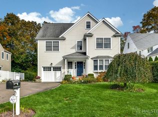 21 Patricia Ln, Darien, CT 06820