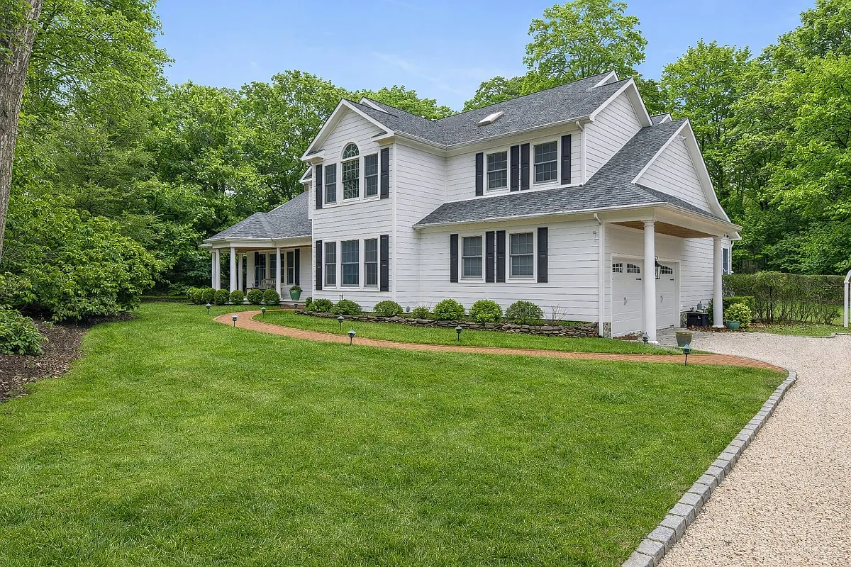 Building Photo - Mountain Laurel Ln